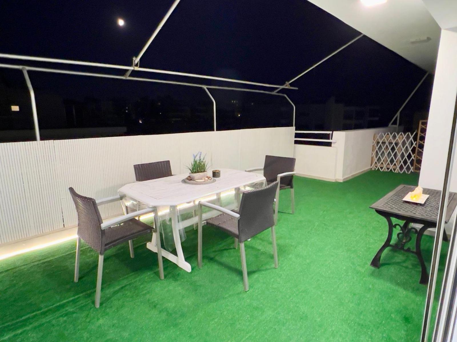 Apartament Terrace Garden Close To Sea Ateny
